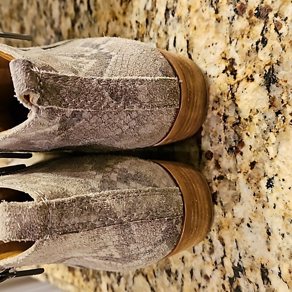 Lucky Brand Ankle Booties - Picture 4 of 13